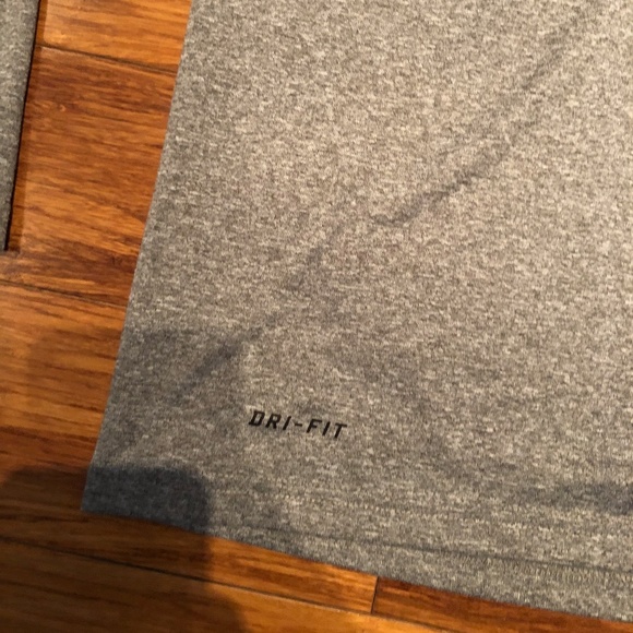 Nike Dri-Fit performance long sleeve - Picture 4 of 5